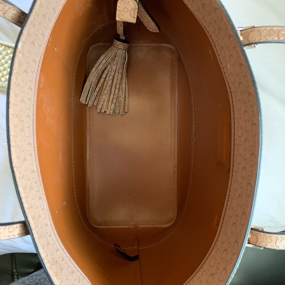 Guess - Picture 7 of 9